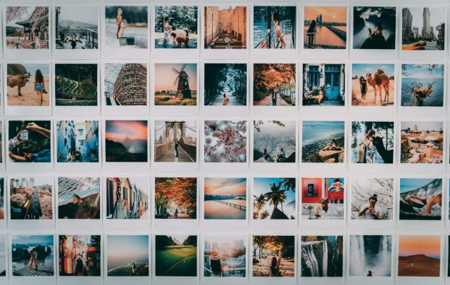 Collezione di immagini stampate su una parete, perfette per siti web professionali e blog.